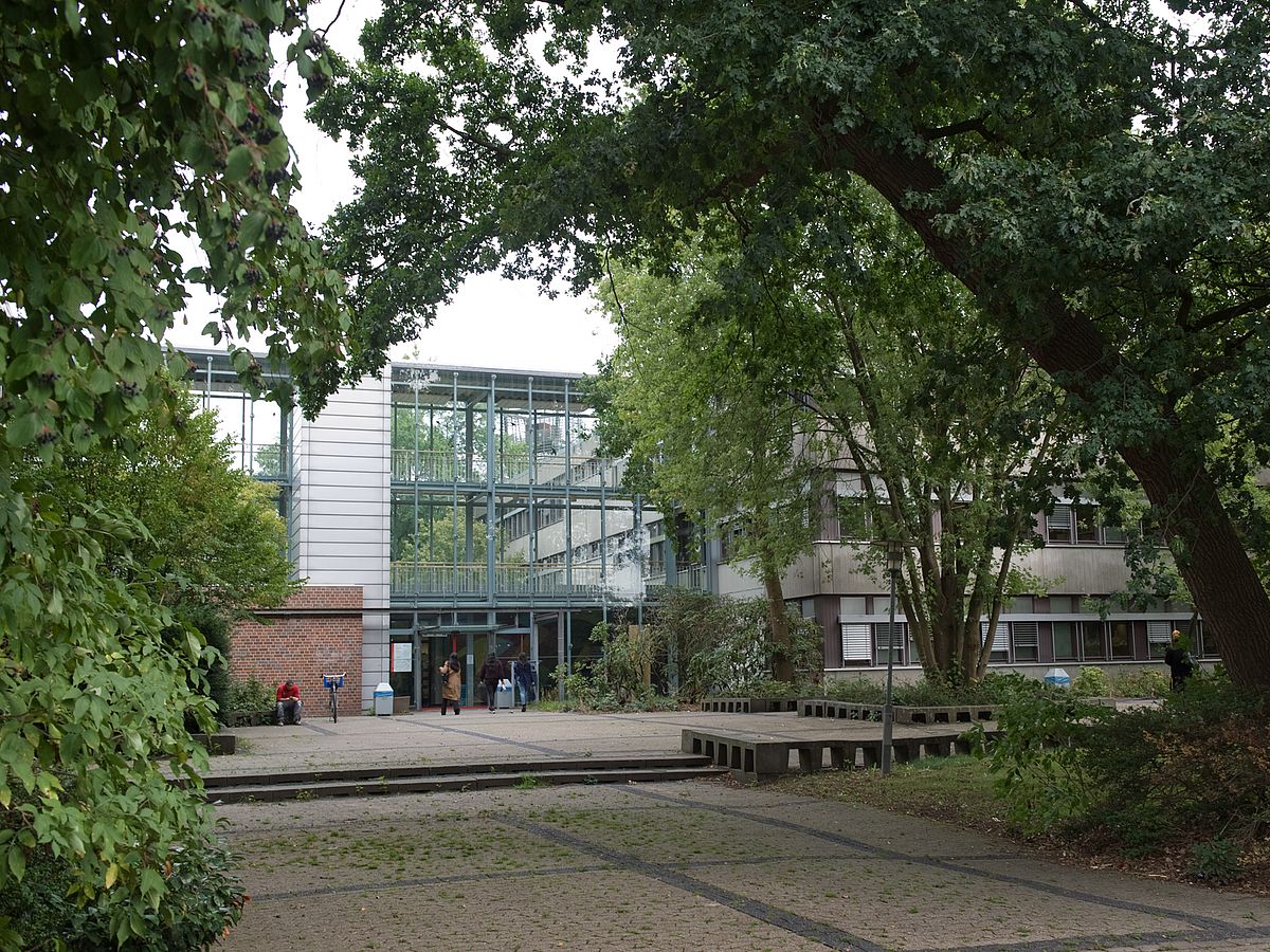 Haupteingang GW1 Geisteswissenschaften 1