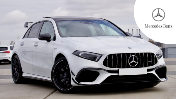 Ein weißer Mercedes Benz