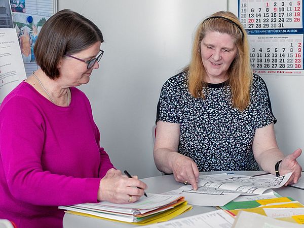 Andrea Saathoff and Heike Hemmersbach from the Roommanagement