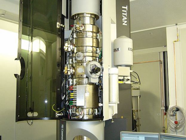 Picture of Instrument - Titan 80-300 ST