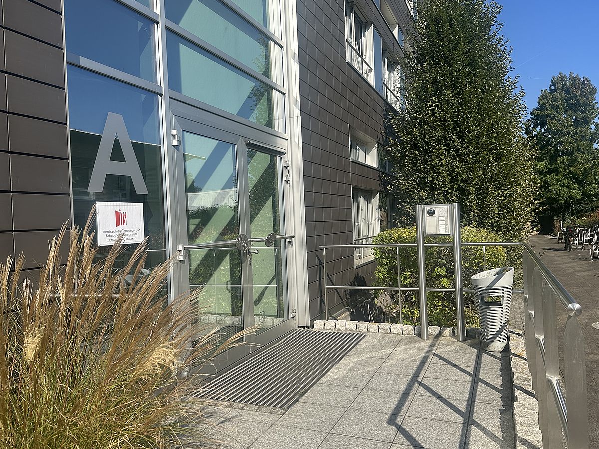 Entrance Eco5 Building