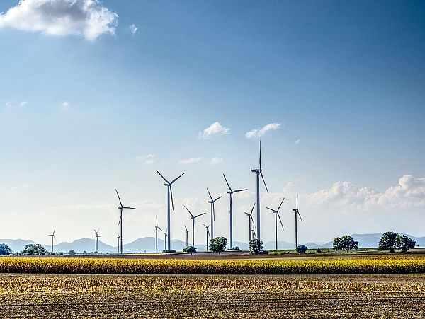 Windräder im Windpark
