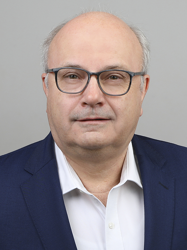 Porträt von Reinhard Ahlers