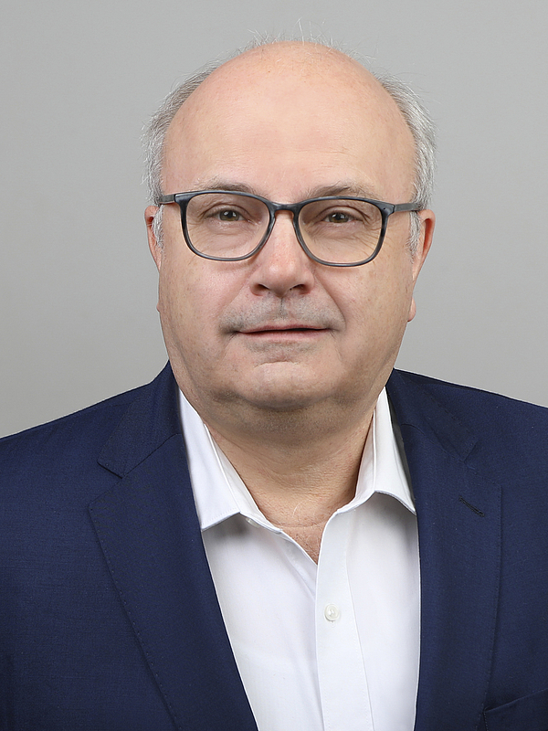 Porträt von Reinhard Ahlers