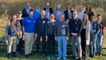 Gruppenbild mit 17 Personen