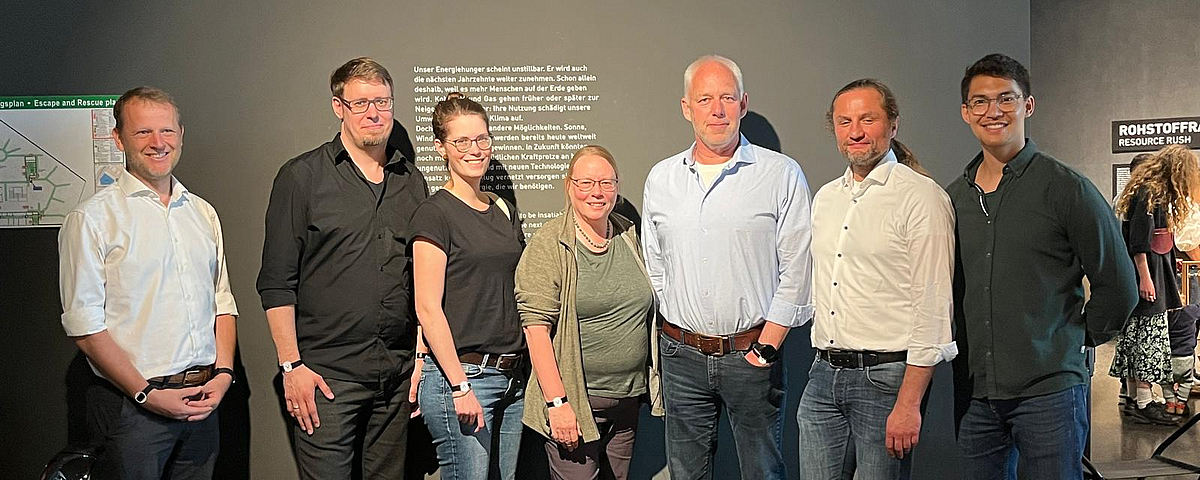 Von Links nach Rechts: Florian Sayer, Torben Stührmann, Malin Lachmann, Johanna Myrzik, Christof Büskens, Sven Kerzenmacher, Tom Warendorf.