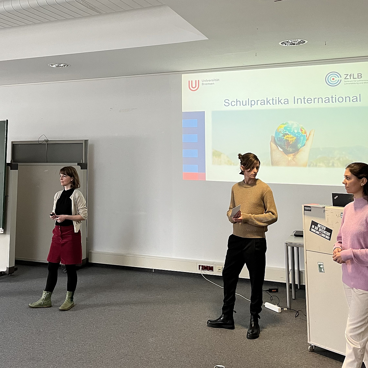 Foto der Präsentation der Projektkoordinatorinnen