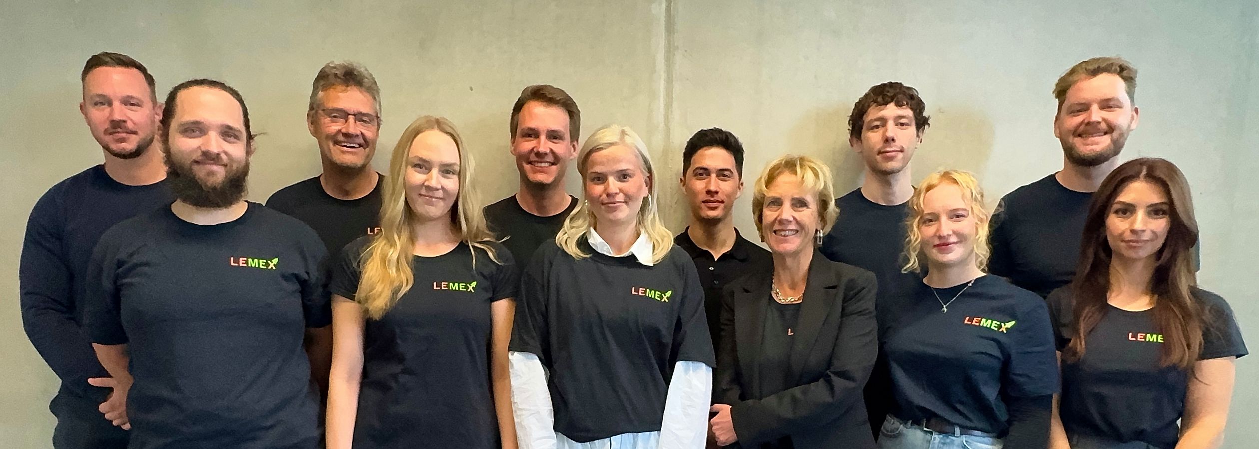 Gruppenfoto mit den Mitarbeitern vom Lemex