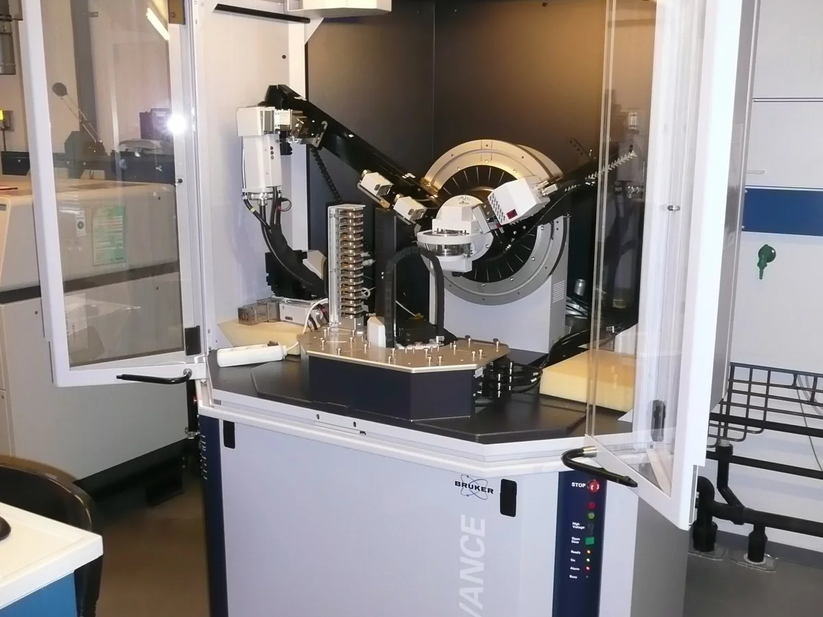 Picture of instrument - Bruker D8 Advance