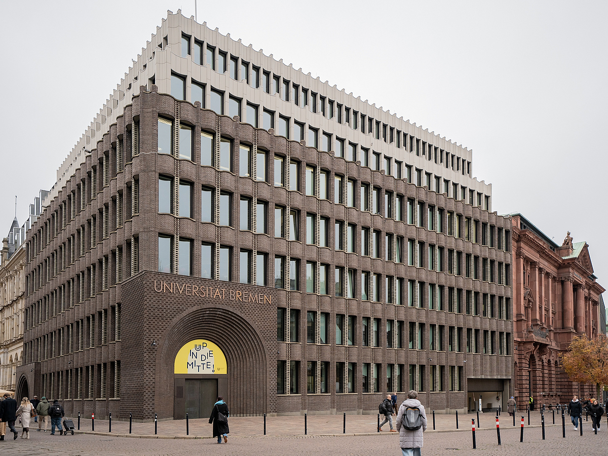 Ein Blick auf die Vorderseite des Forums am Domshof