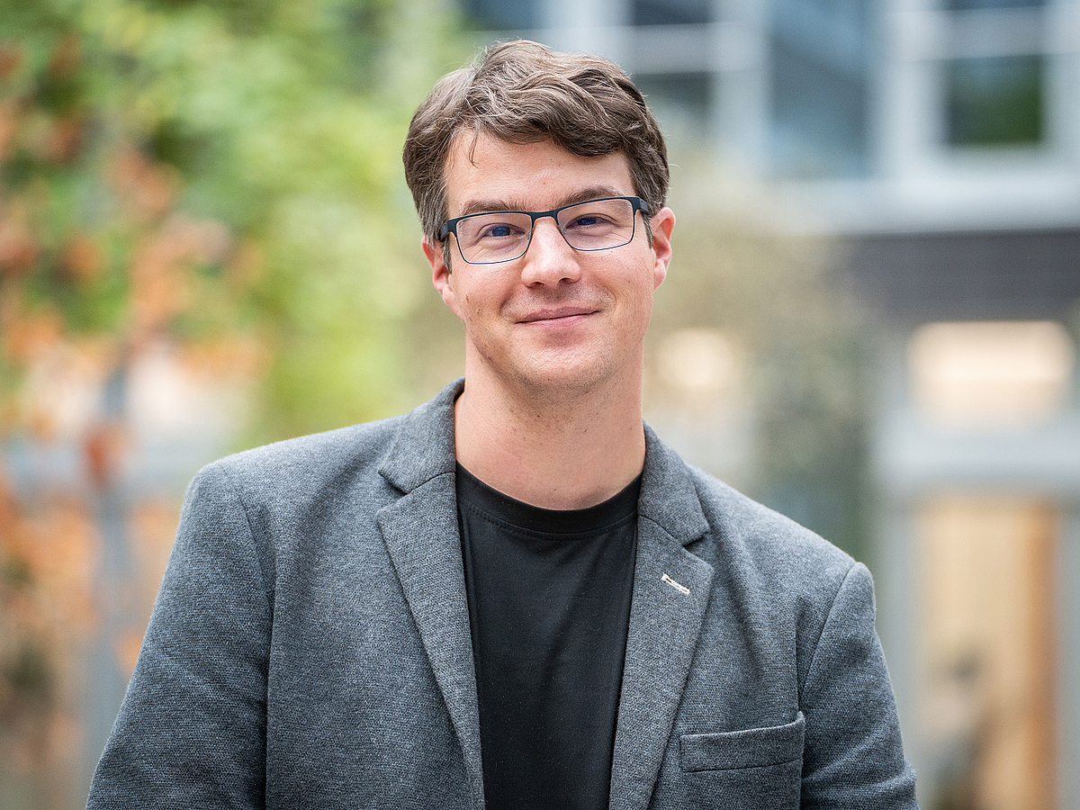 Daniel Linders We Welcome Professor Daniel Leidner to the Faculty of Mathematics ...