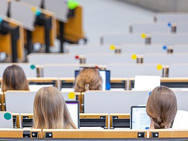 Studierende im Hörsaal