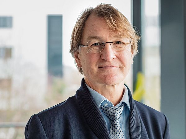 Portrait photo of Wolfgang Ahrens