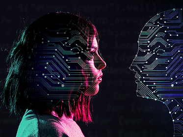 Illustration KI Gesichtsprofil und Vernetzungslinien