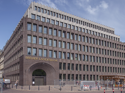 Ein Blick auf die Vorderseite des Forums am Domshof
