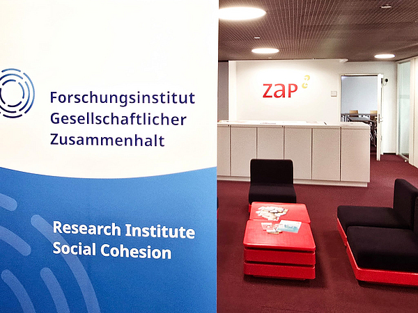 Roll-Up FGZ; Logo zap