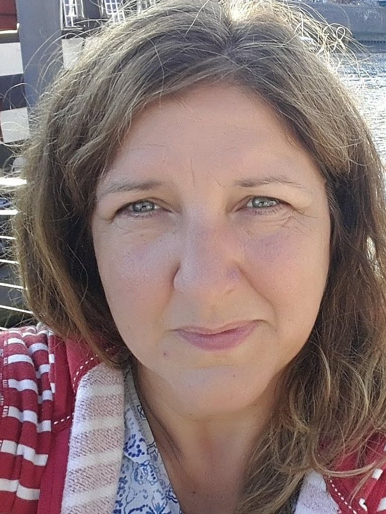 Portraitfoto in Farbe von Sylvia