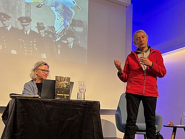 Otmar Ette beim Sprechen über die gelesenen Passagen