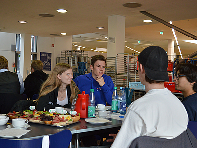 Studierende beim Begrüßungsfrühstück