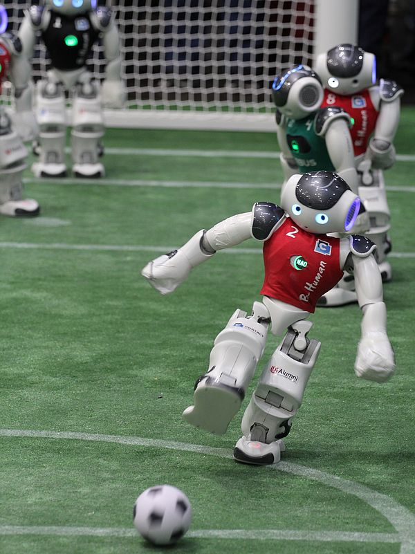 B-Human Roboter im Einsatz