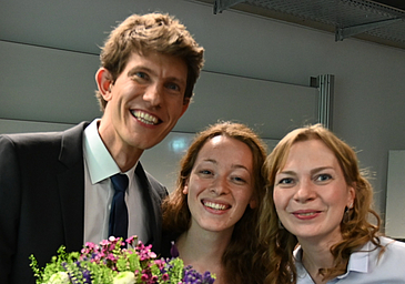 Michael Rochlitz together with his two colleagues Rebecca Maurer and Olga Masyutina