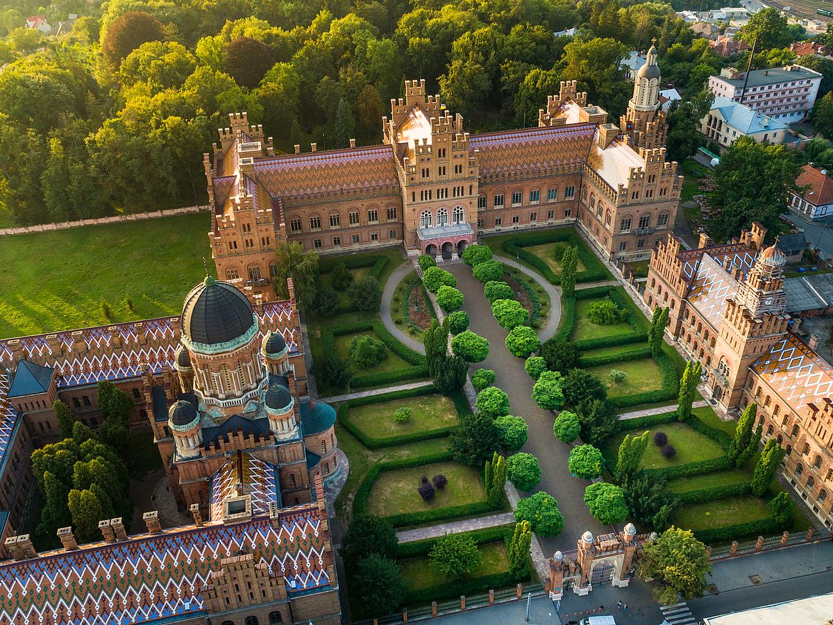 fedkovych, yurii fedkovych chernivtsi national university, czerniowce, roof, touristic, dalmatian, sights, metropolitans, sightseeing, bucovina, ukrainian, travel, historic, famous, architecture, europe, unesco, bukovina, tourism, ukraine, chernovtsy, old, landmark, building, historical, education, religion, chernivtsi, brick, national, exterior, university, city, history, heritage, campus, metropolitan, tower, orthodox, residence, czernowitz