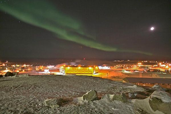 Night sky with full moon in Iqaluit