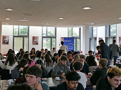Austauschstudierende beim Begrüßungsfrühstück