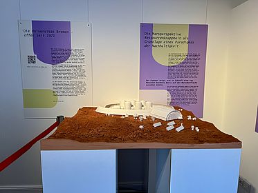 3D Mars model at an exhibition at Haus der Wissenschaft.