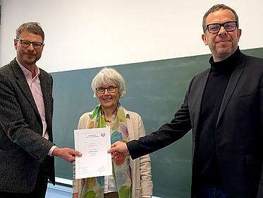 Überreichung der Urkunde