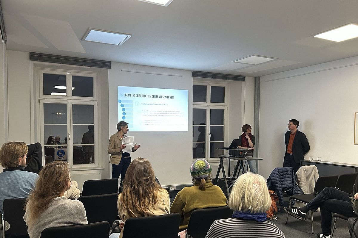 Prof. Darmann-Finck vor Publikum