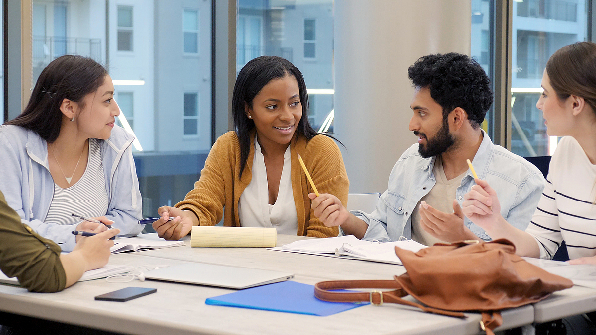 Gruppe internationaler Lernender