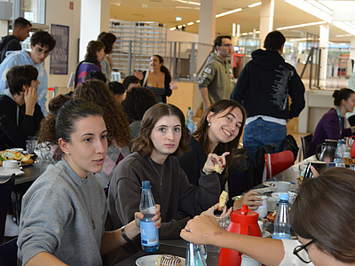 Studierende beim Begrüßungsfrühstück