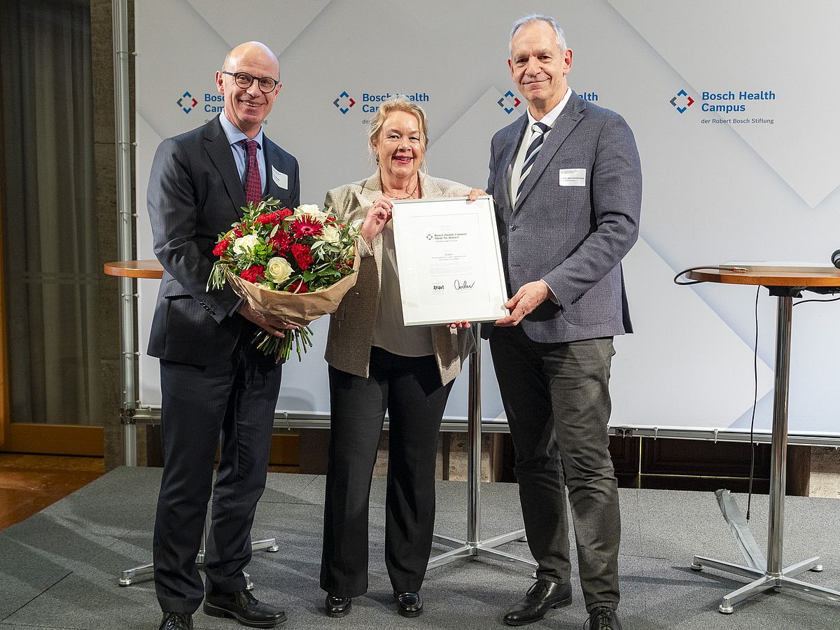 Prof. Karin Wolf-Ostermann (IPP), 2.v.l. bei der Preisverleihung in Berlin