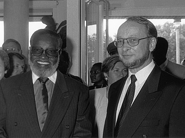 Sam Nujoma mit Jürgen Timm