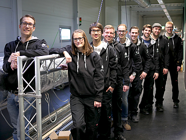Gruppenfoto mit Studierenden