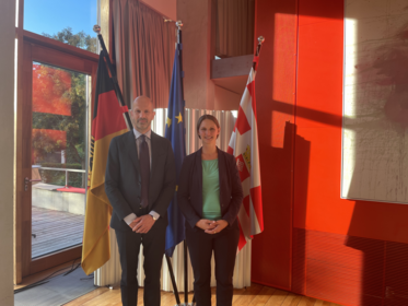 Pia Lange und Lars Viellechner in der Landesvertretung