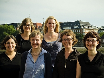 Gruppenbild mit sechs Frauen