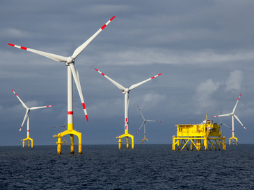 Windenergie Anlagen auf hoher See