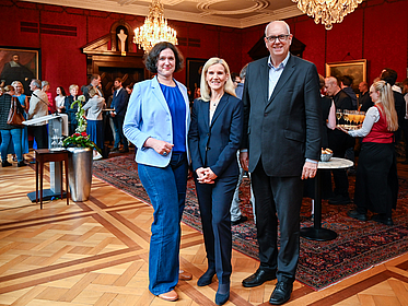 Bürgermeister Dr. Andreas Bovenschulte, Prof. Dr. Jutta Günther, Rektorin der Universität Bremen und Kathrin Moosdorf, Senatorin für Umwelt, Klima und Wissenschaft
