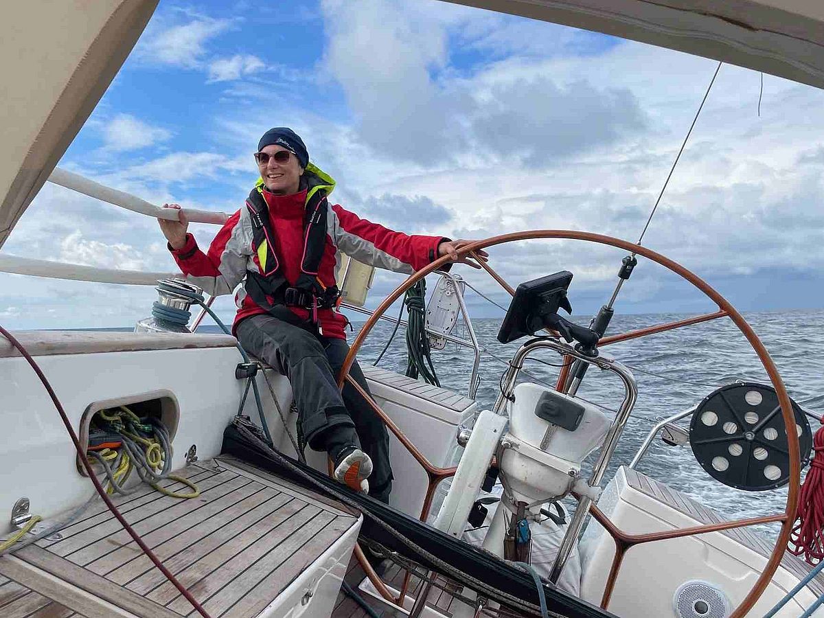 A picture of Prof. Dr. Kerstin Knopf on a boat trip.
