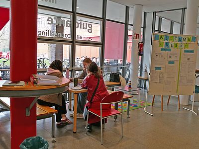 Welcome Desk für Austauschstudierende