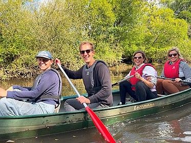 Menschen in einem Boot