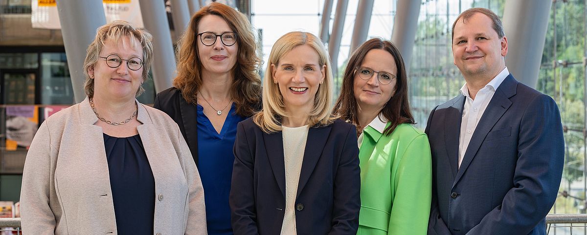 Das Rektorat der Universität Bremen (v.l.n.r.): Frauke Meyer, Dr. Mandy Boehnke, Prof. Dr. Jutta Günther, Prof. Dr.-Ing. Maren Petersen, Prof. Dr. Michal Kucera.