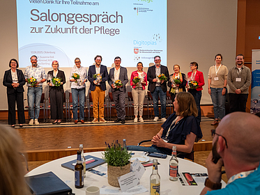 Prof. Dr. Karin Wolf-Ostermann bei den Salongesprächen in Oldenburg