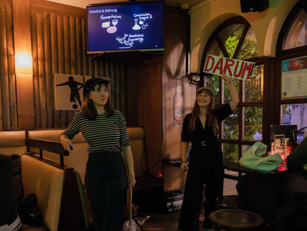 Laura und Nahja im "Das Rüssel" beim Format "Science Goes PUBlic"