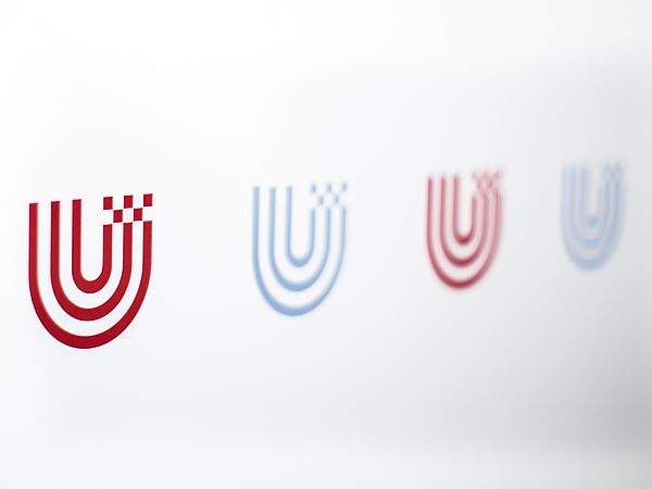 Logo of the University of Bremen in red and grey.