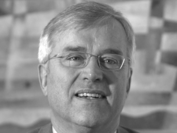 Professor Doctor Helge Bernd von Ahsen in a suit