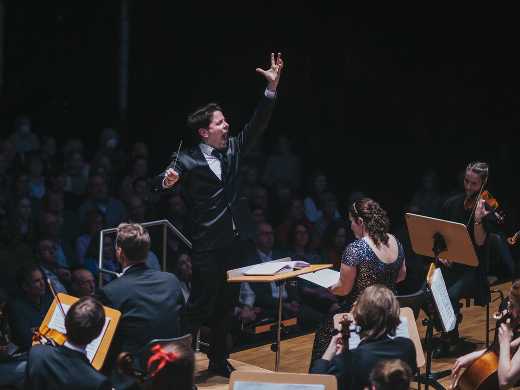 Semesterabschlusskonzert Semesterabschlusskonzert in der Glocke: Universitätsmusikdirektor Mariano Chiacchiarini im Fokus
