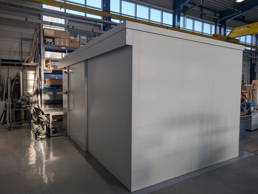 View of the Walk-in X-ray radiation protection cabin with integrated experimental platform